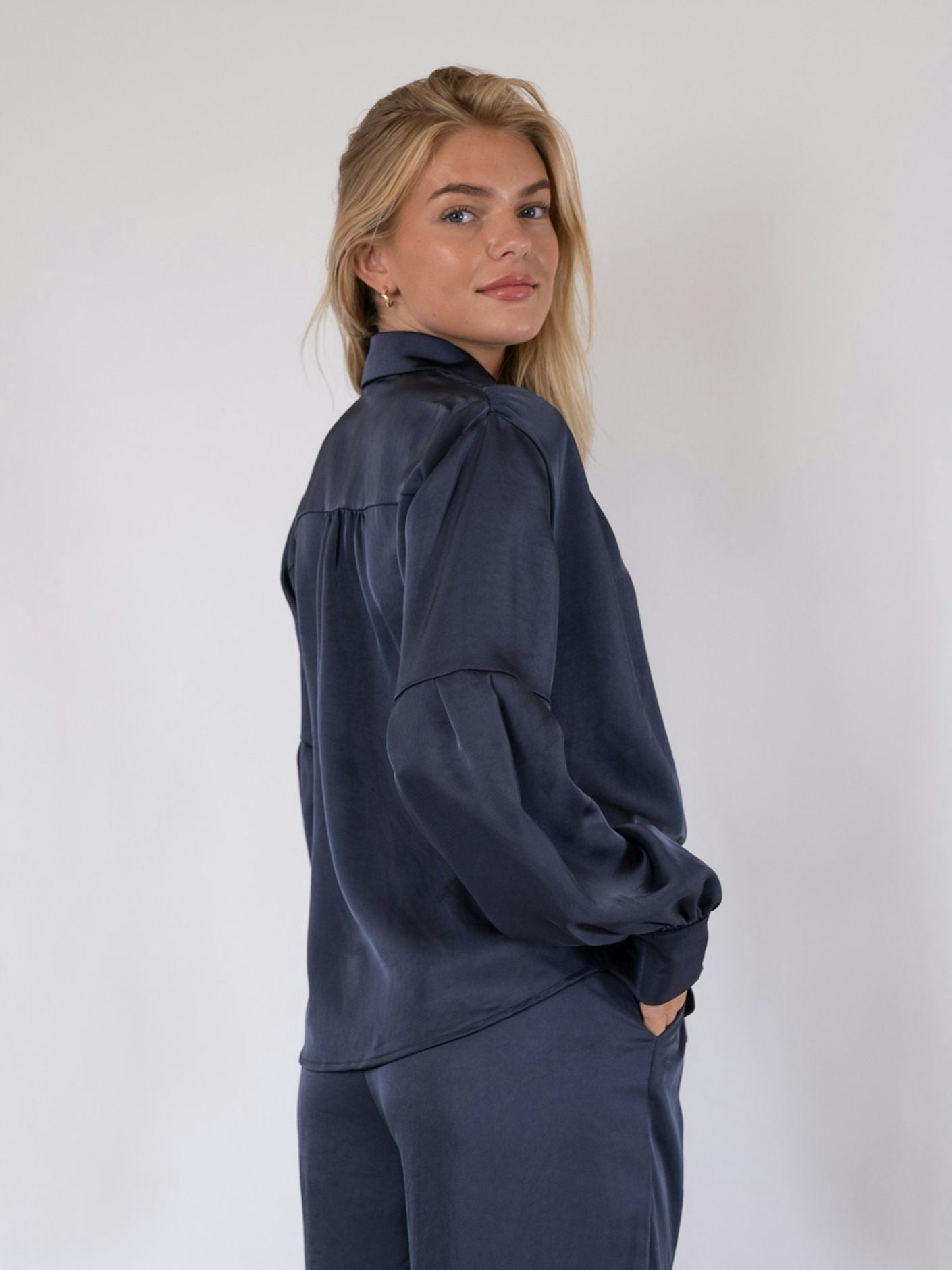 Neo Noir blouse Naja 160801 678