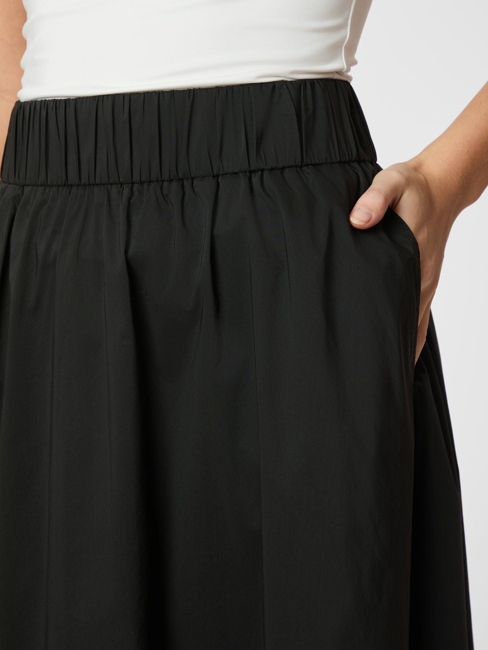 Neo Noir rok Yara 163076 100