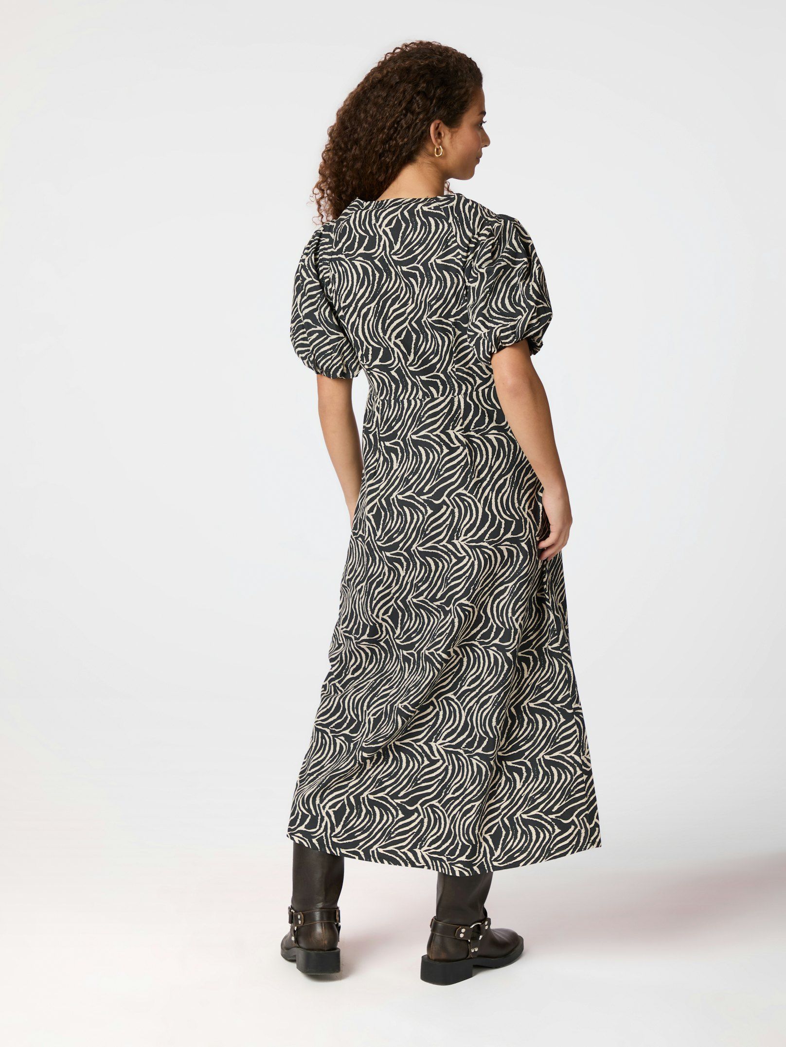 Neo Noir jurk Illana 164372 100