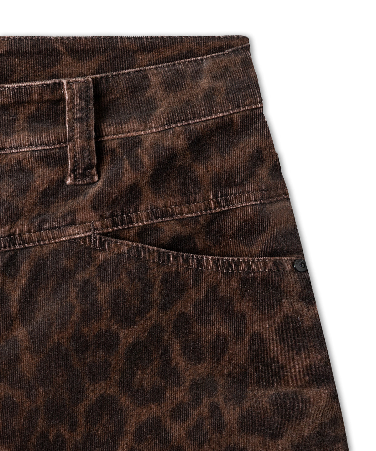 Detail van de luipaardprint op de Cambio Ornella Twisted jeans