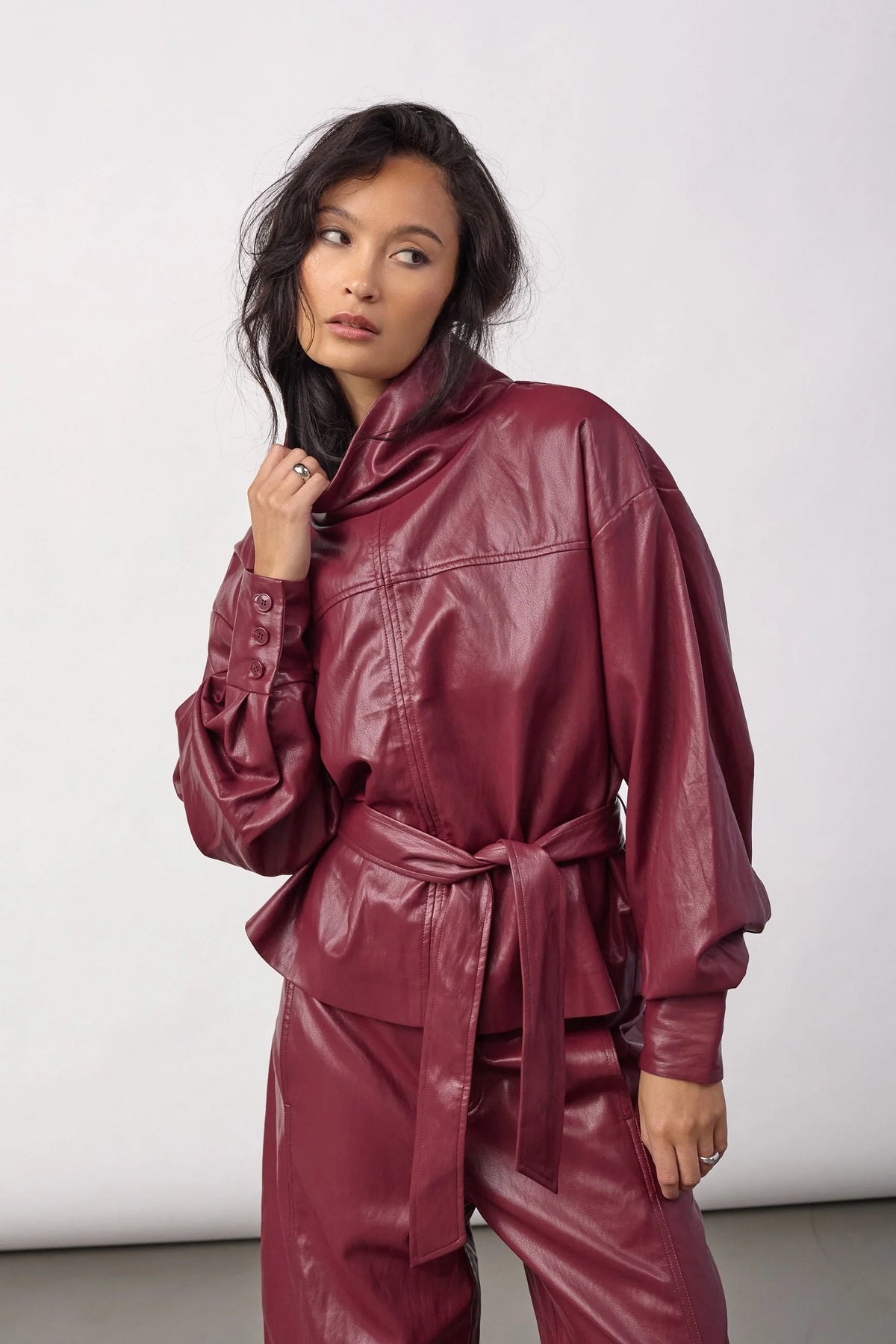 Co'Couture GittCC Funnel Neck blouse in Berry Red voorzijde