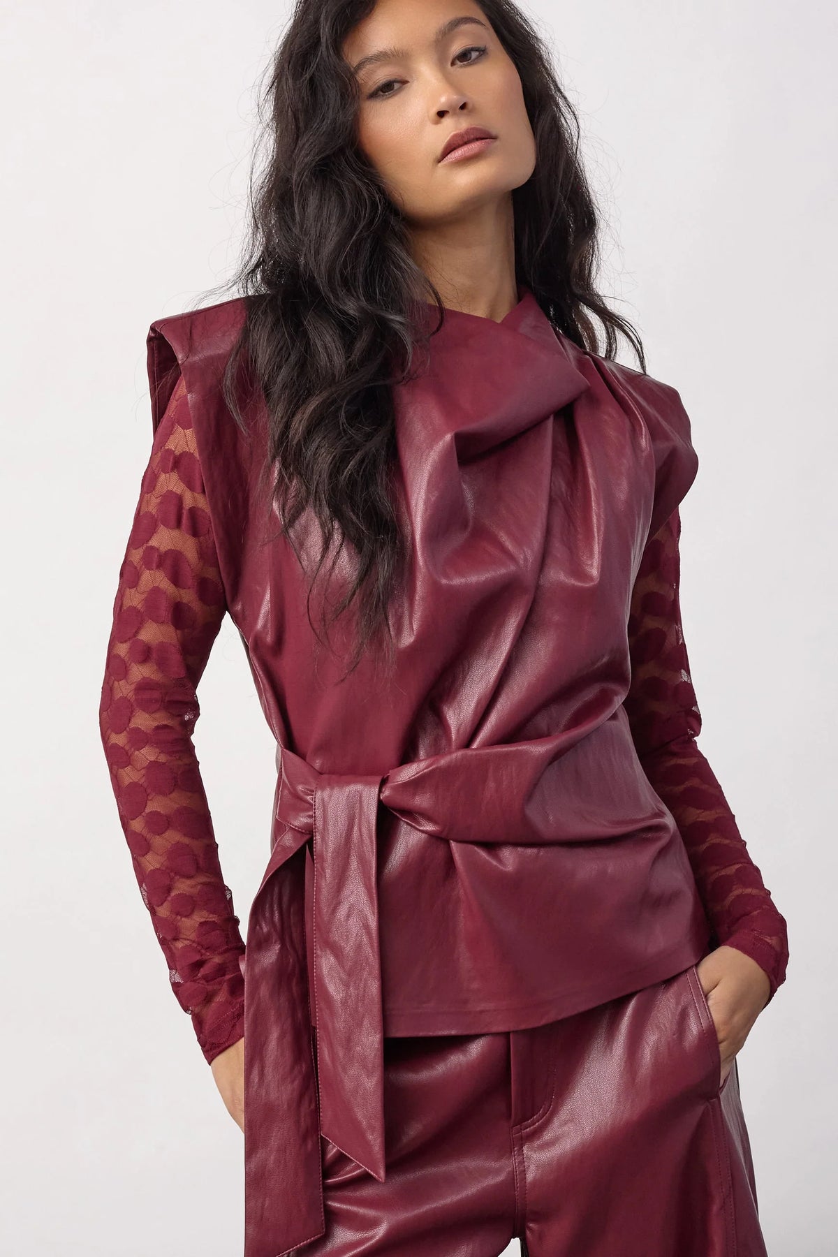 Co'Couture GittCC leatherlook top in Berry Red voorzijde