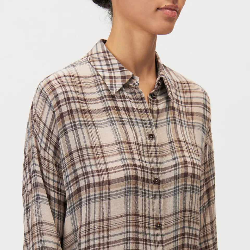 Drykorn Cloelia blouse in Winter Twig detail