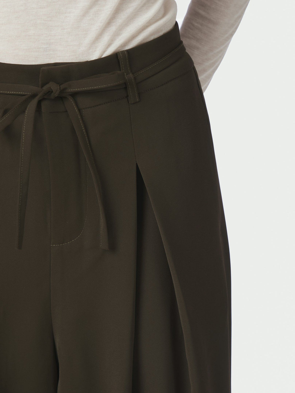 Neo Noir Eddina wide leg pantalon in Dark Brown detail