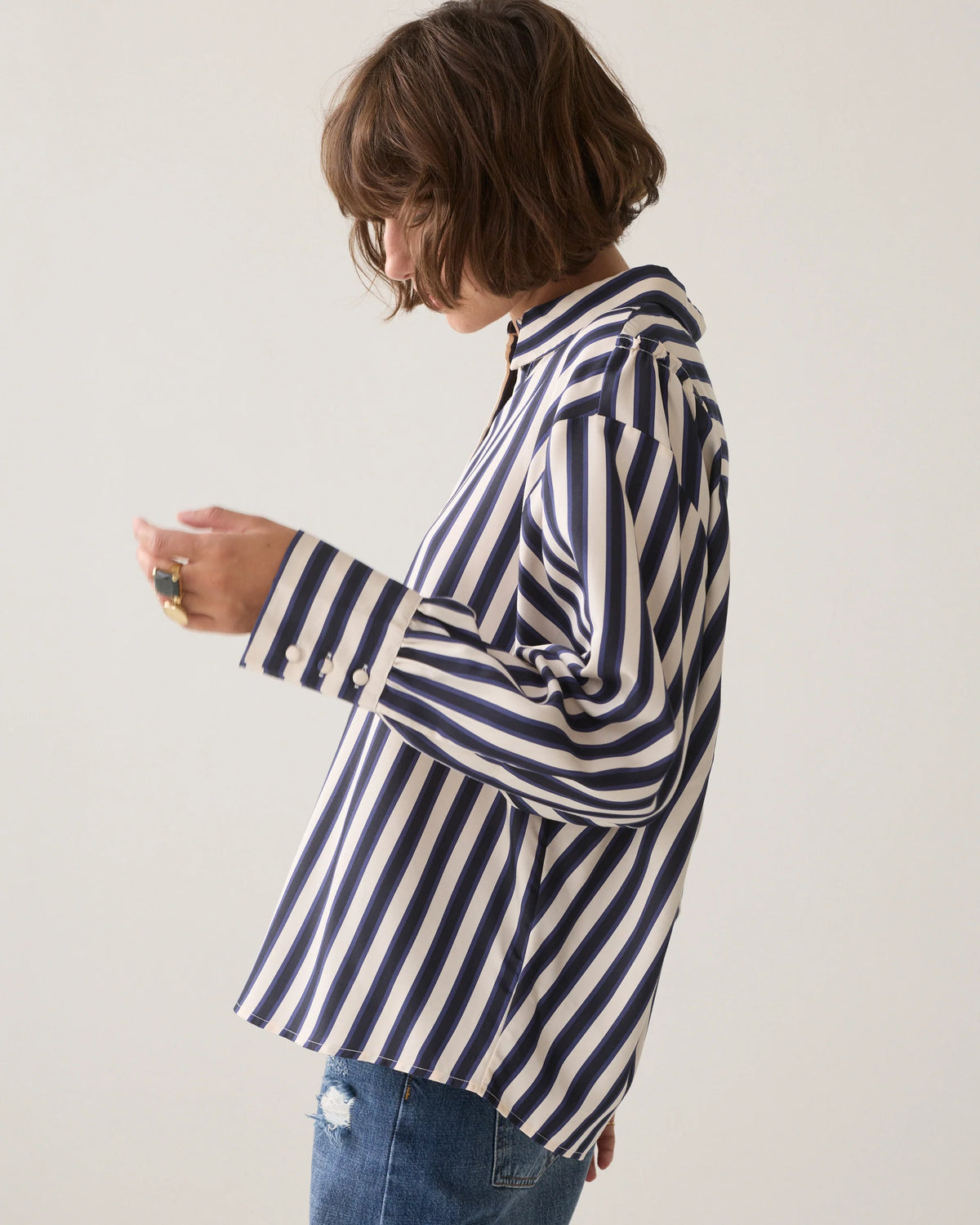 Summum satijnen streepjesblouse in blauw zijkant