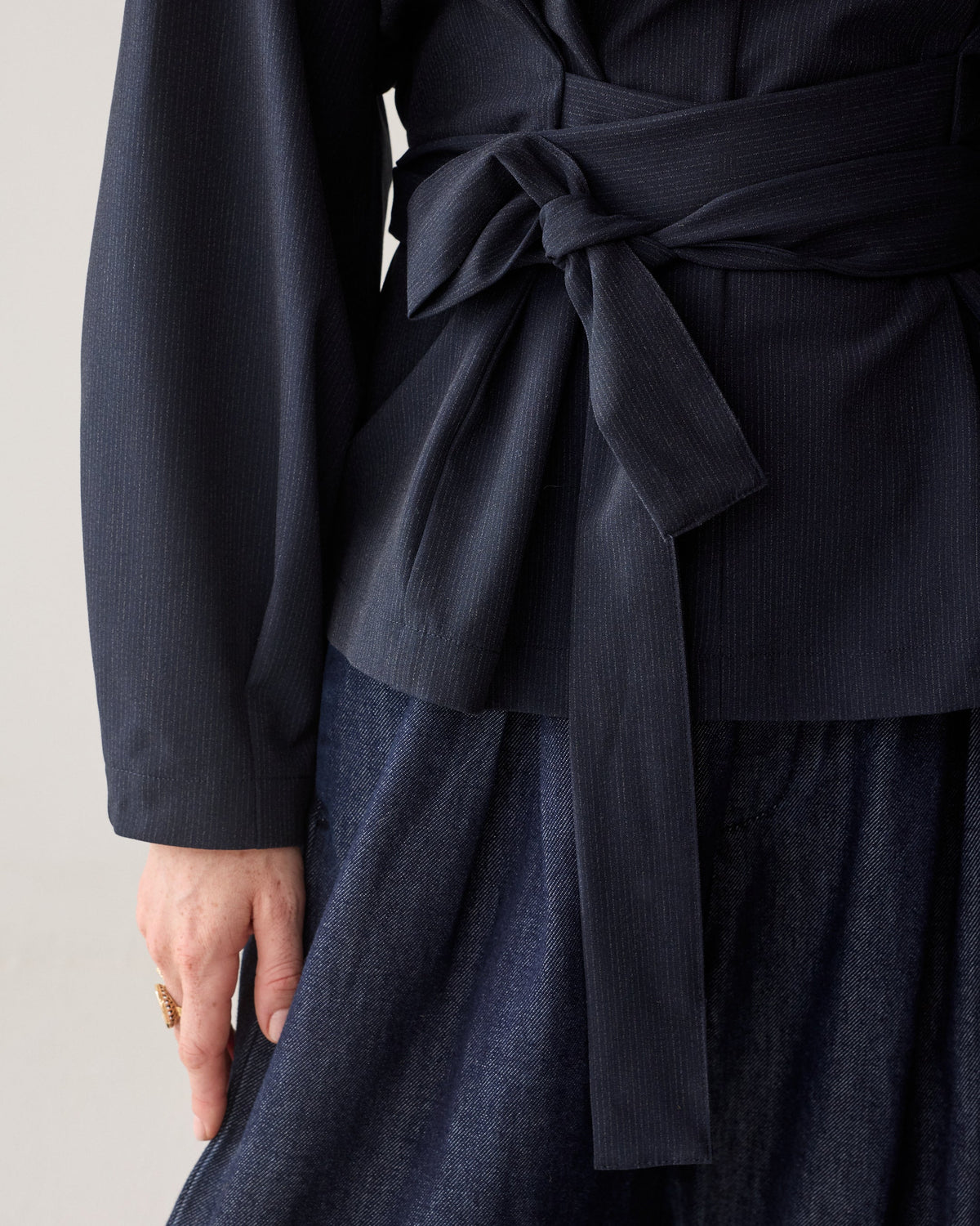 Summum wikkeltop met pinstripe in blauw detail