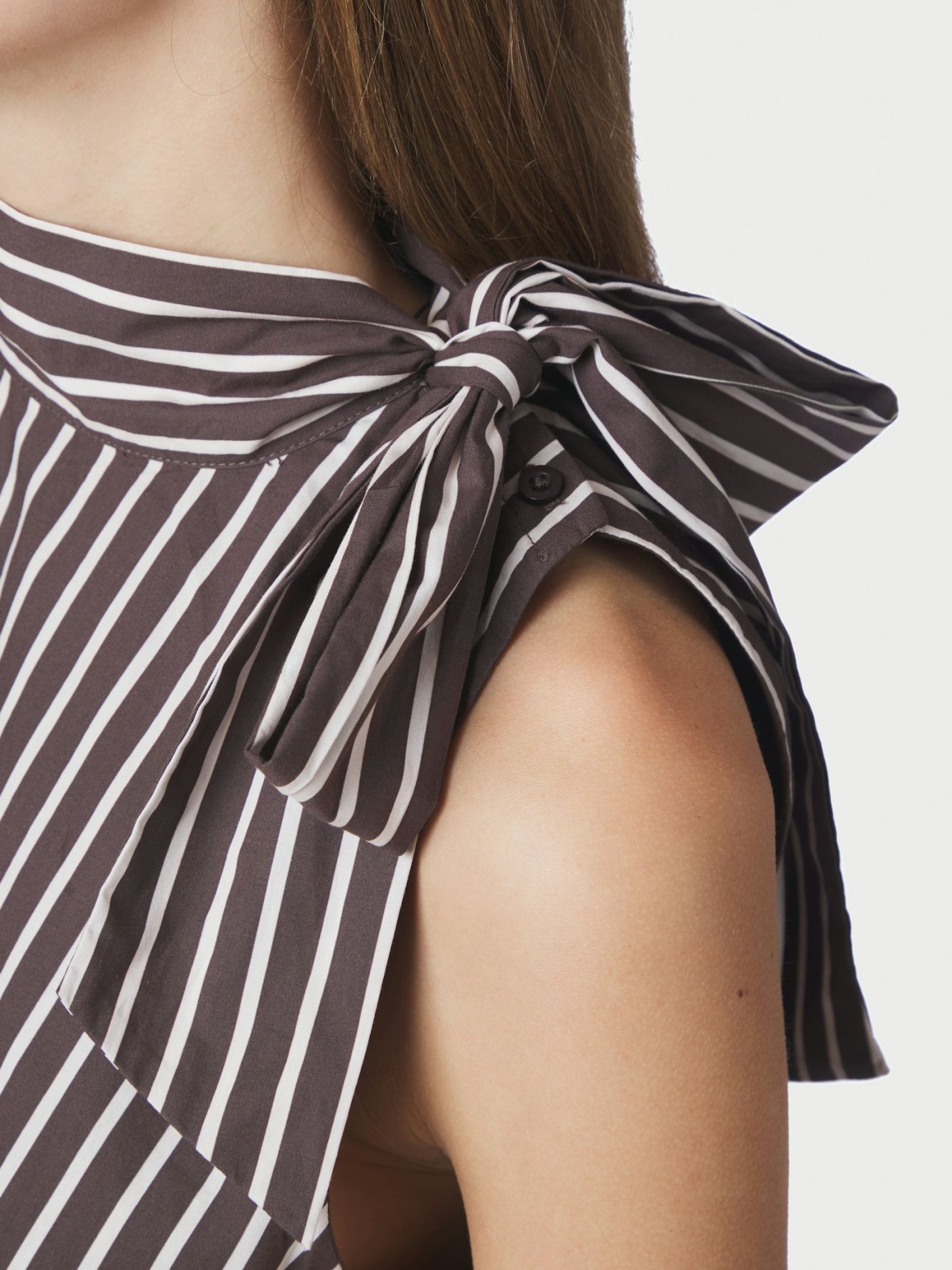 Neo Noir top Veda 169761 676