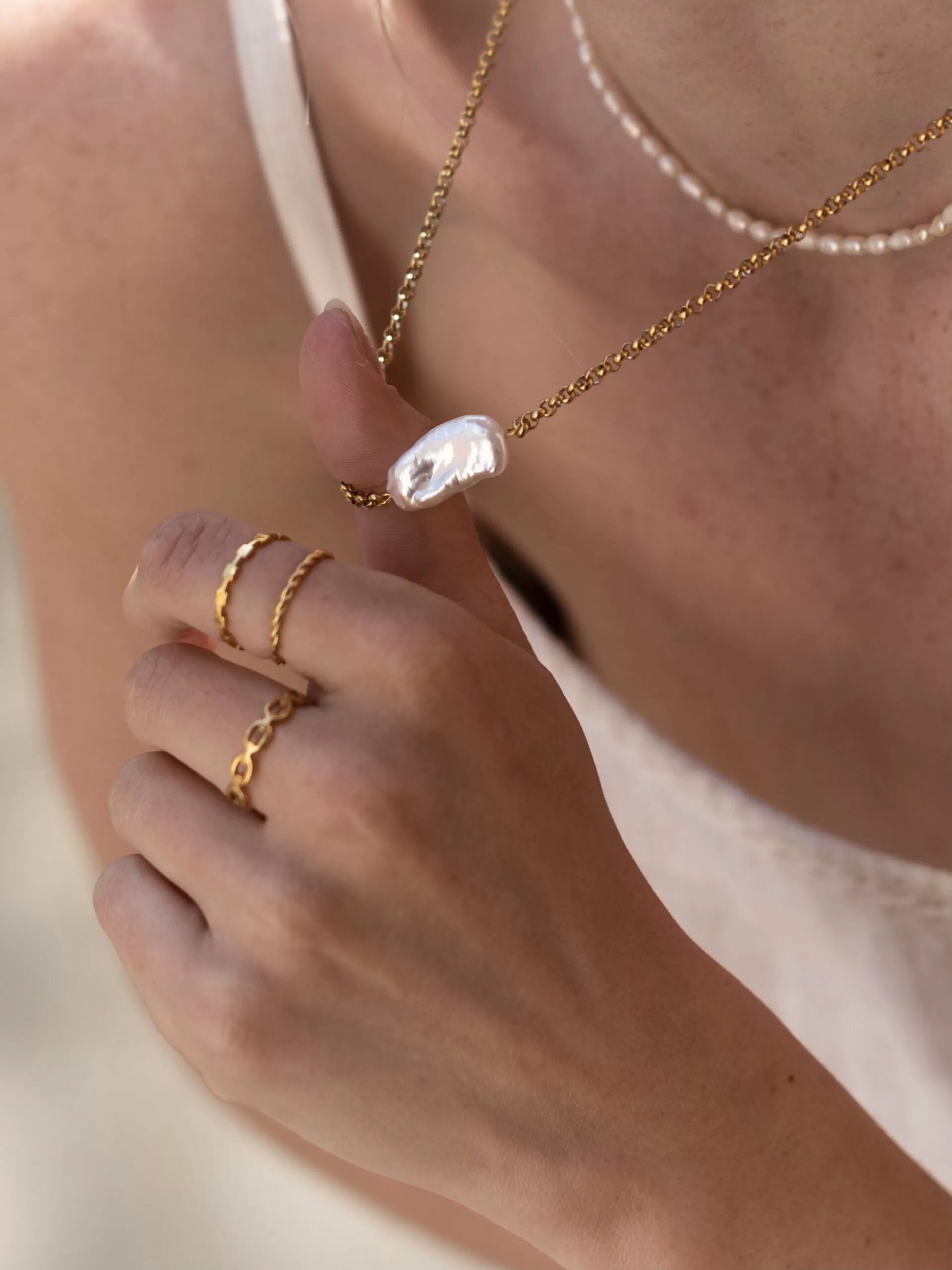Ellen Beekmans ketting met parel