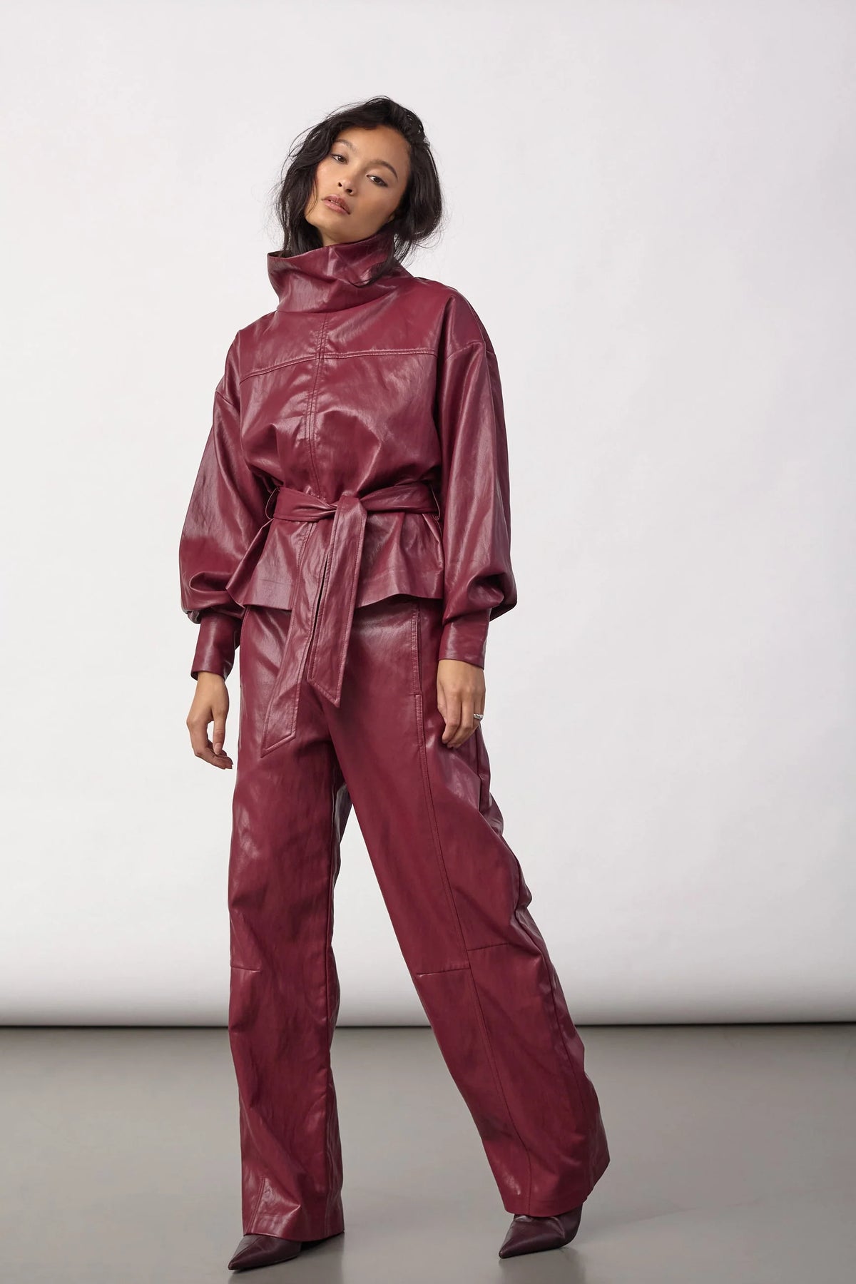 Rode Co'Couture leatherlook blouse met hoge hals
