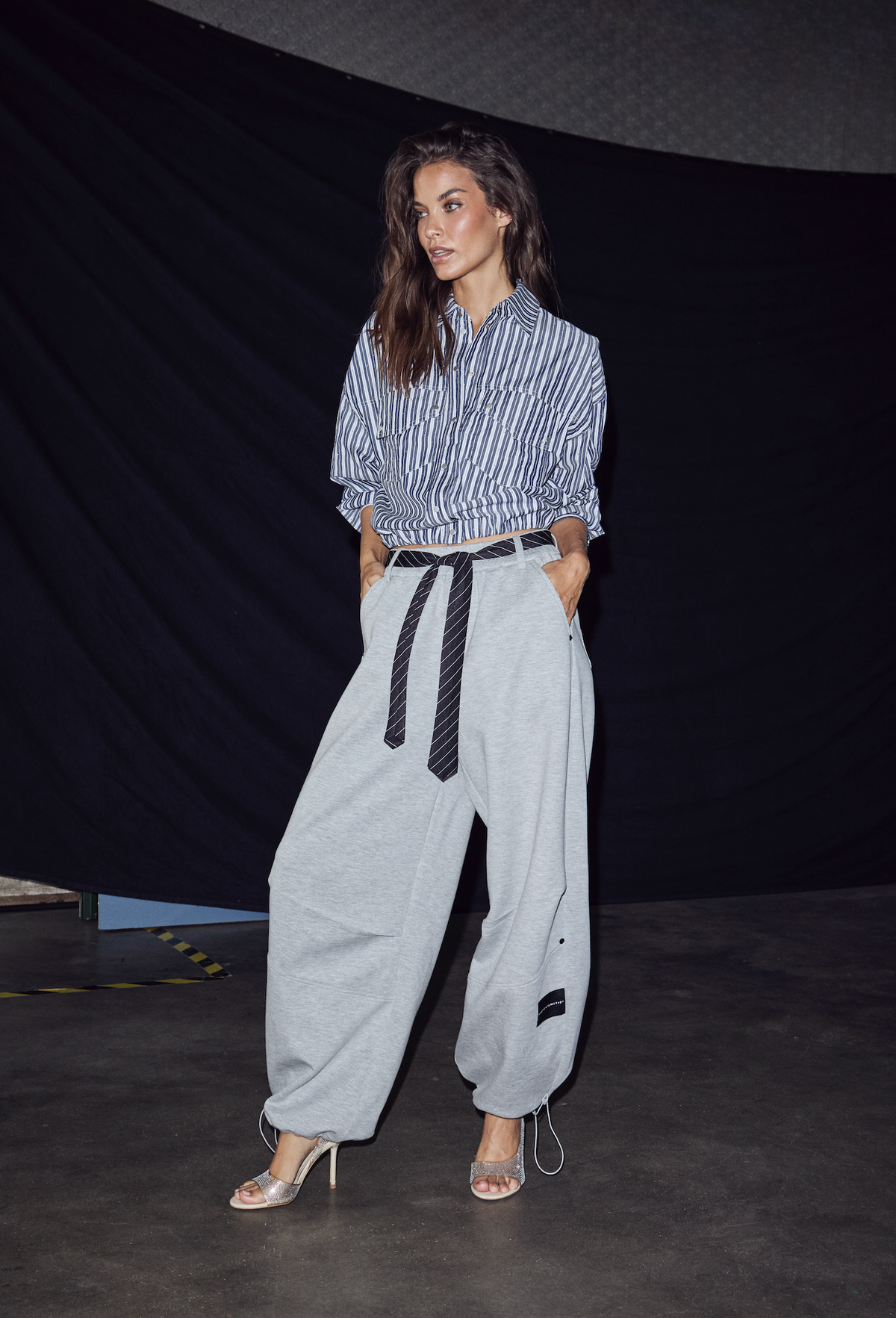 Haute L'Amitié Broek Maxi Split Tie Tall in Grey Melange