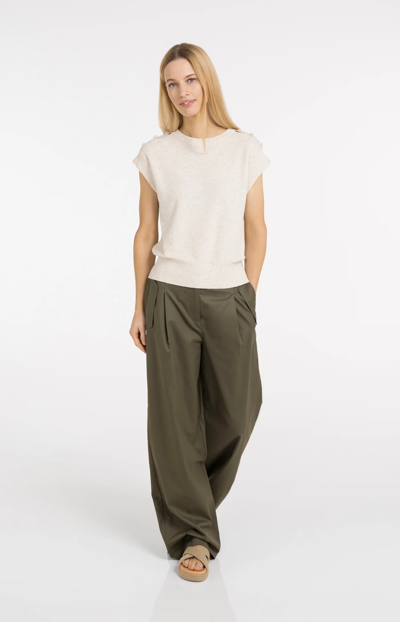 YAYA top 01-000584-604 990582