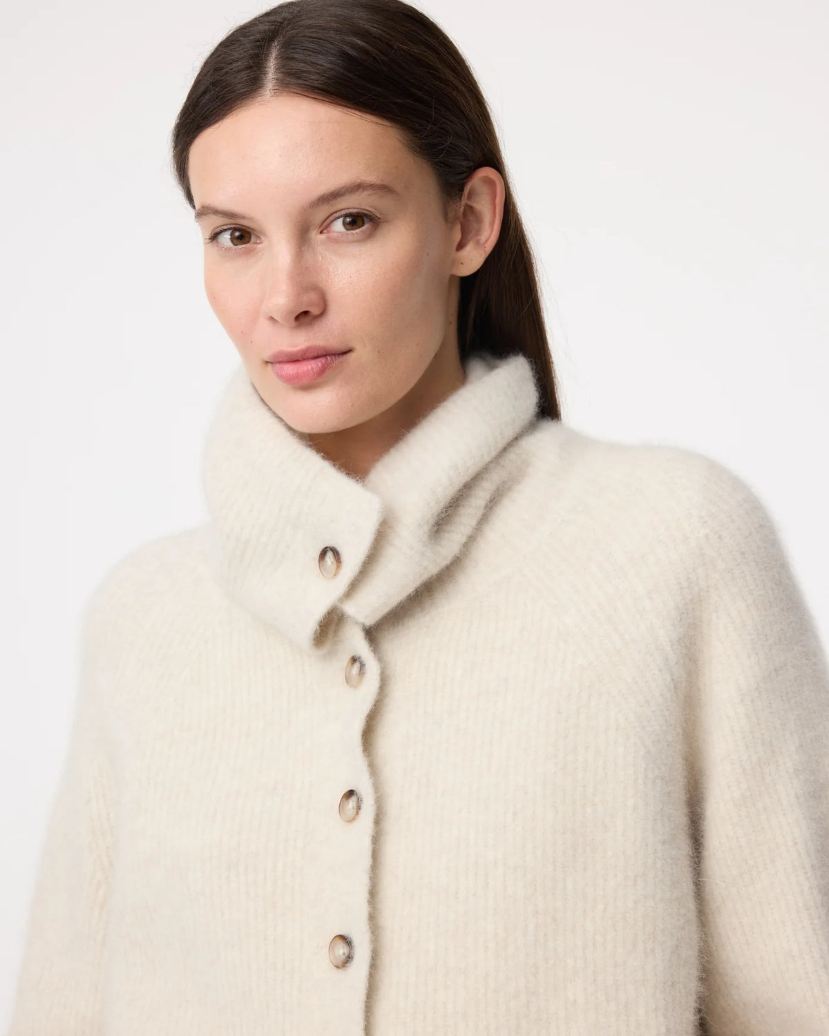 Knit-ted Milo vest volledig dichtgeknoopt