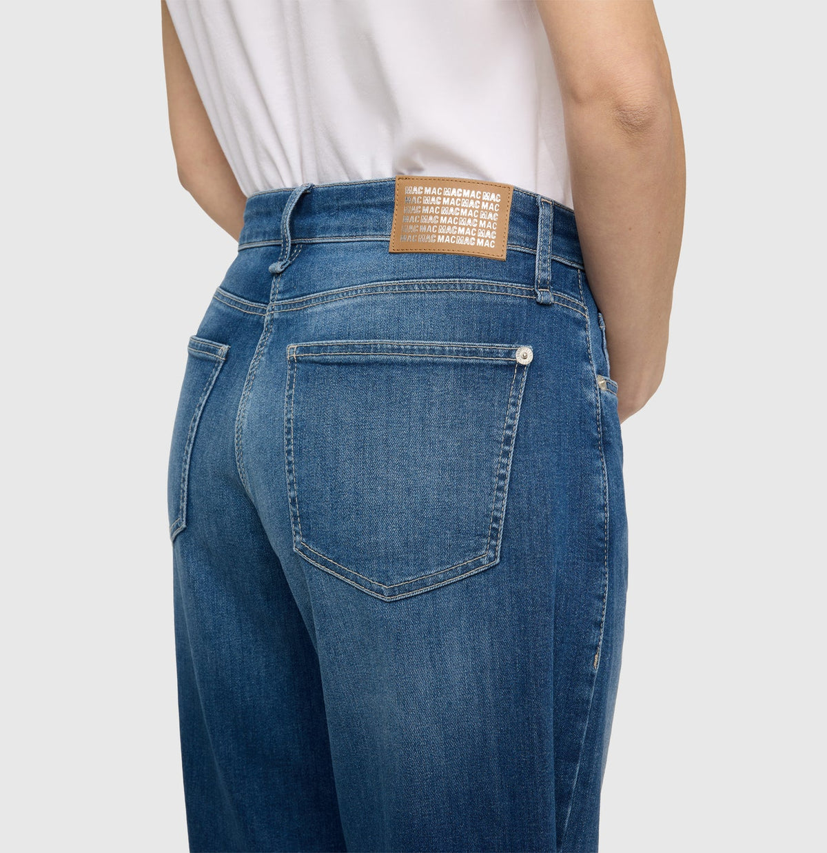MAC Danni barrel jeans in Midblue Used Washed