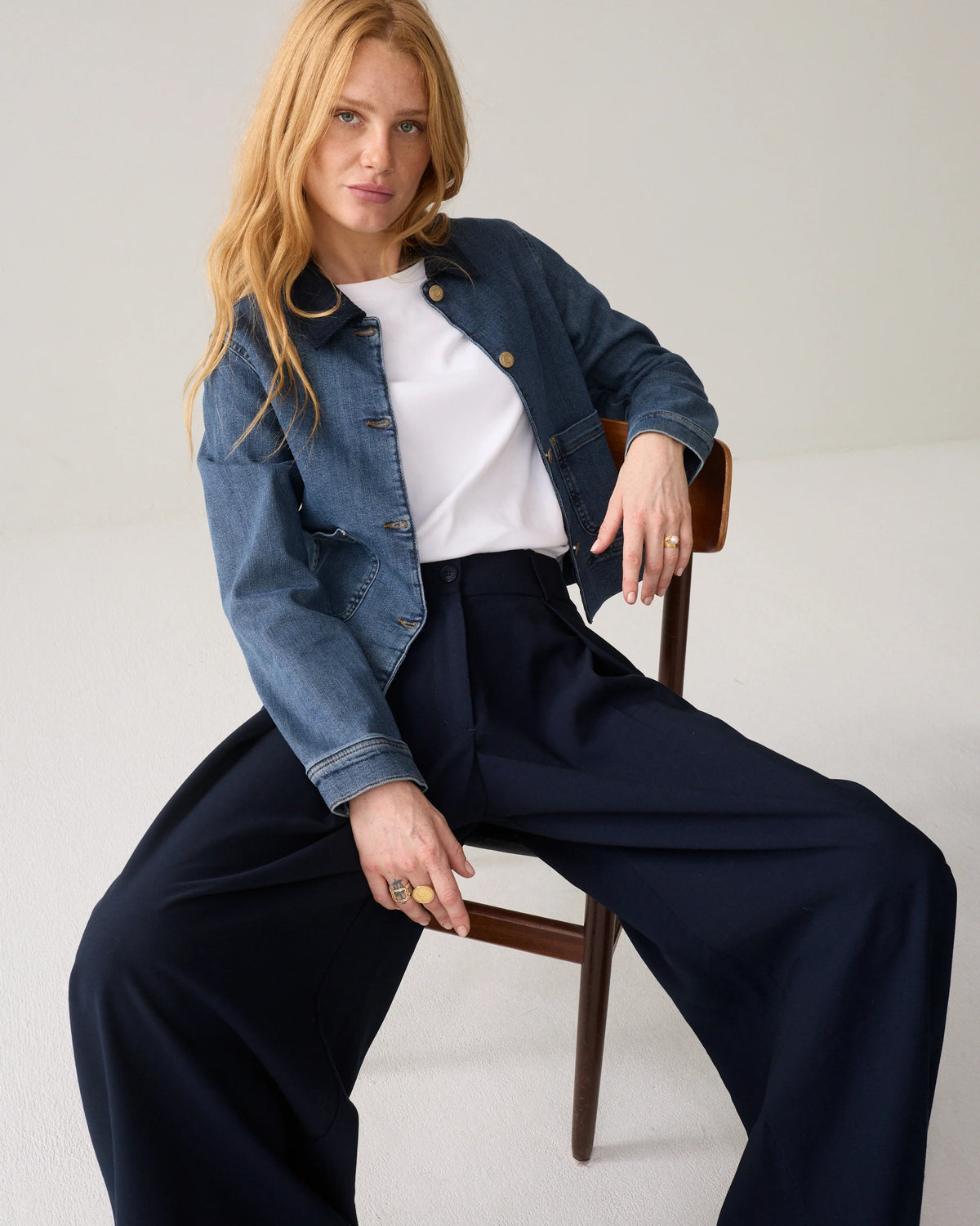 Summum megawijde blauwe broek gedragen door model