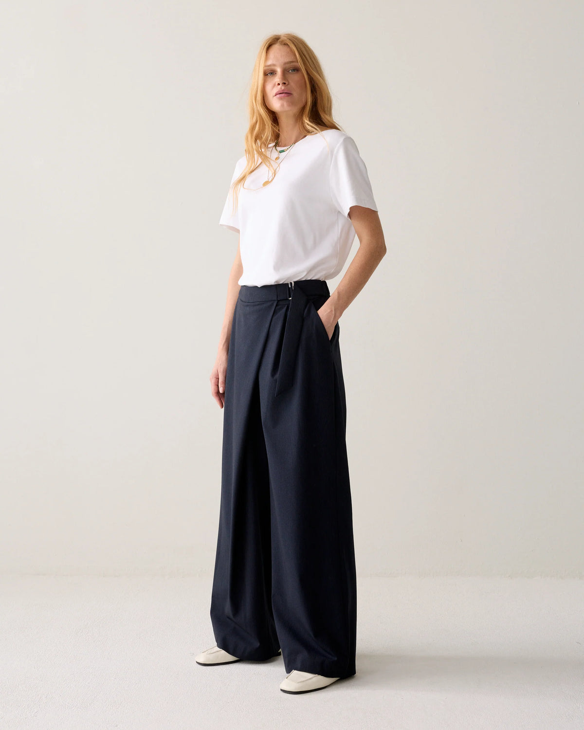 Summum overslagbroek met pinstripe in blauw voorzijde