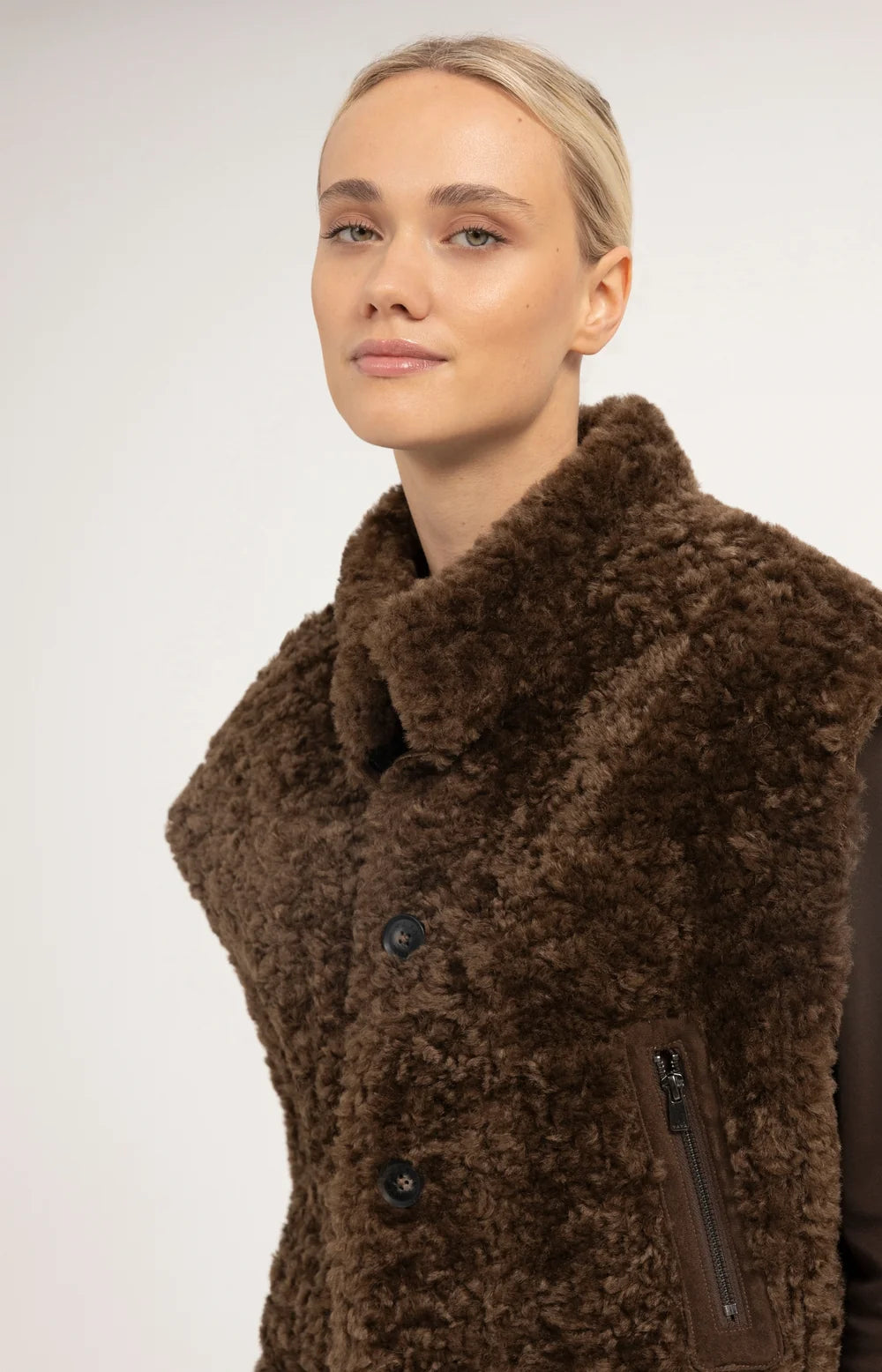 YAYA Bodywarmer Faux Shearling in Cocoa Brown