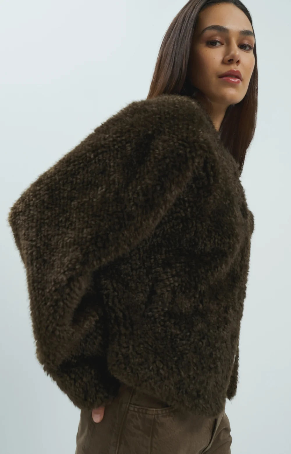 YAYA Jas Faux Fur Short in Delicioso Brown