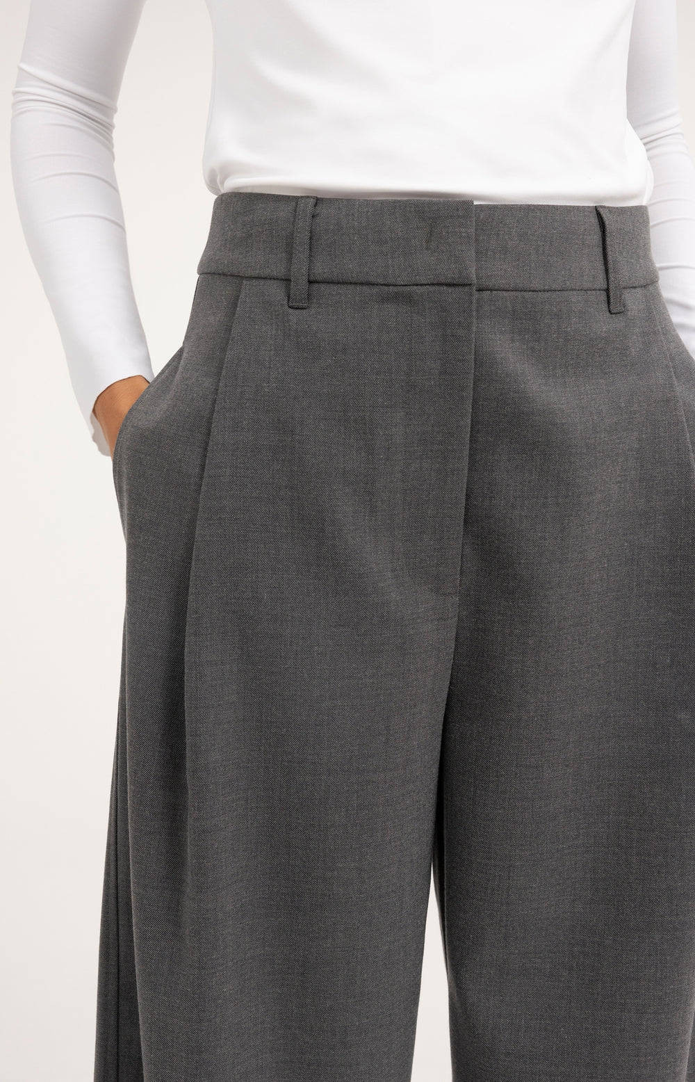 YAYA Pantalon Barrel Leg in Medium Grey Melange detail